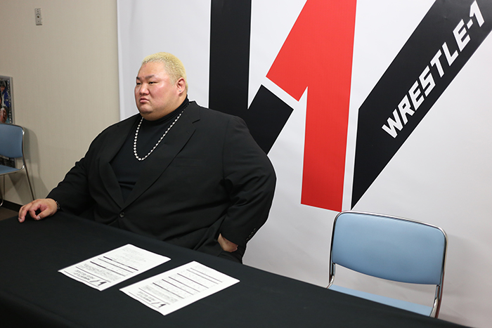 WRESTLE-1の“超重量戦士”浜亮太、至宝奪還へ！―2015.4.2記者会見