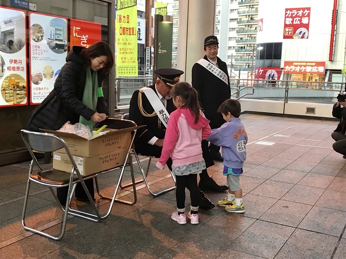 暴力団排除キャンペーン特命大使として武藤敬司が神奈川・相模大野駅でキャンペーンに参加！～武藤敬司選手イベント報告