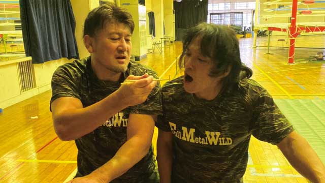 征矢＆大森＆AKIRAの新チーム名が 「Full Metal Wild」＝「FMW」に決定！ 虫食い特訓で結束力もアップ！